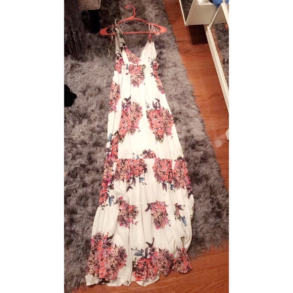 SOLD***Vici Heavenly Hydrangea Maxi Dress - Picture 3 of 4